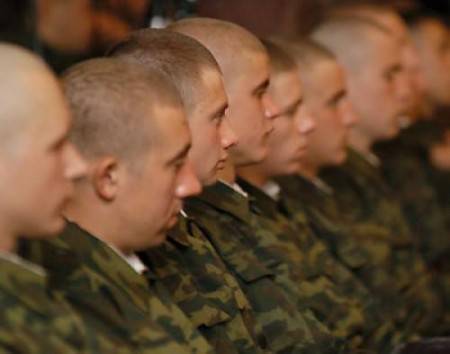 Кто должен служить в армии России? (опрос)