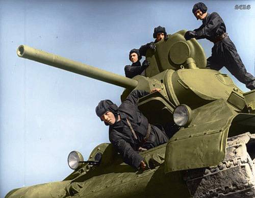 Цветные фотографии советских солдат во Второй Мировой войне