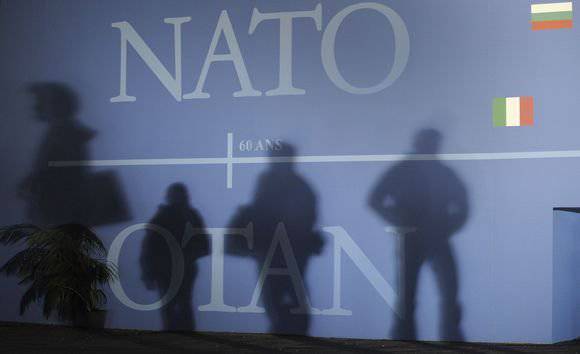 Союз НАТО и исламских радикалов: театр абсурда или тонкий расчёт?
