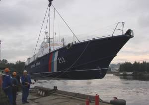 Спущен на воду третий пограничный сторожевой катер проекта "Соболь"