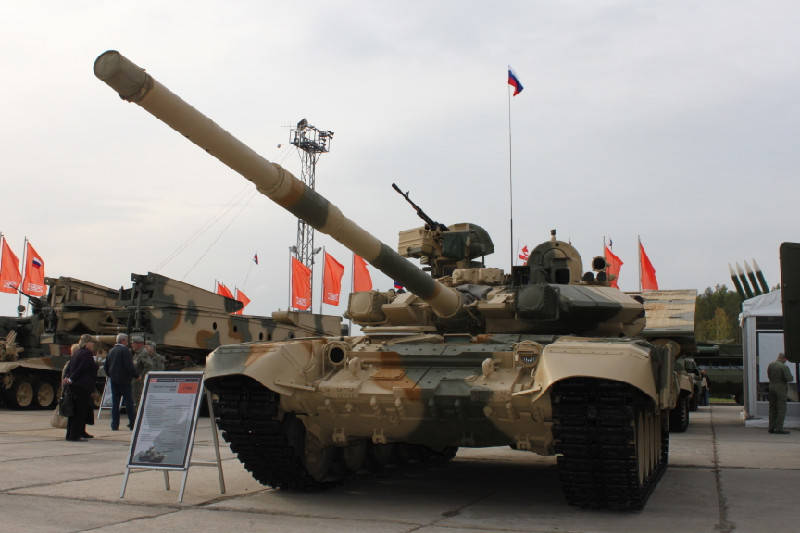 Модернизированный танк Т-90С "Тагил" во всей красе