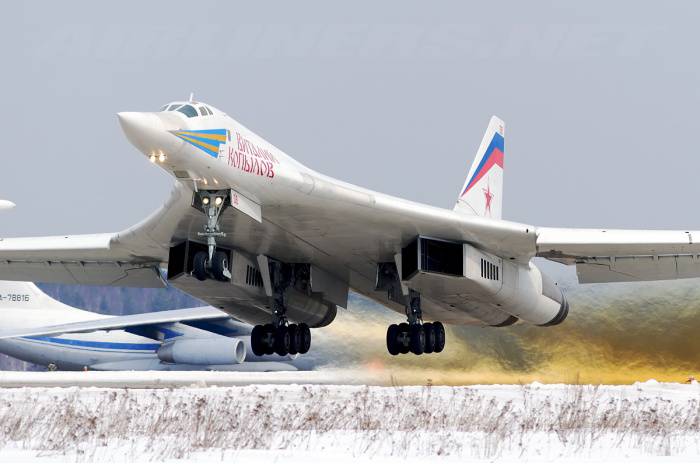 Бомбардировщики Ту-160 могут остаться без двигателей