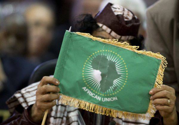 Чёрная Африка поддерживает борьбу Каддафи