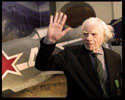 Во Франции скончался Герой Советского Союза летчик Ролан де ла Пуал