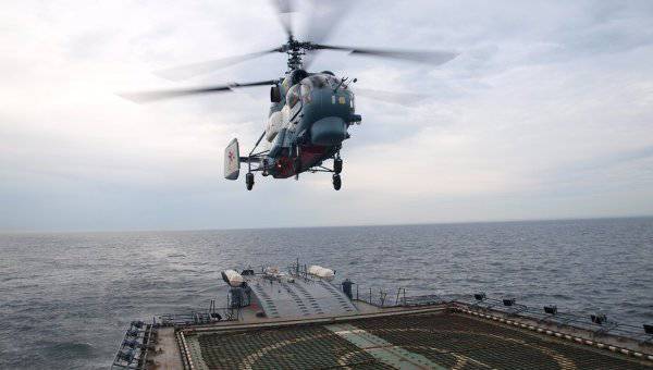 Новейший корвет "Бойкий" впервые принял на борт палубный вертолет