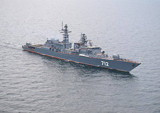 Сторожевой корабль «Неустрашимый» обеспечивает тренировки морской авиации Балтийского флота