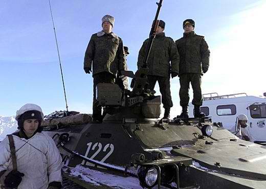 С новой техникой для арктических бригад главнокомандующий Сухопутными войсками РФ ознакомился в Заполярье