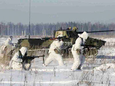 В Рязанской области проводится показное батальонное тактическое учение с десантниками