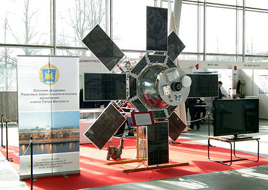 Военная академия РВСН представила на выставке «Архимед-2013» изобретения своих ученых