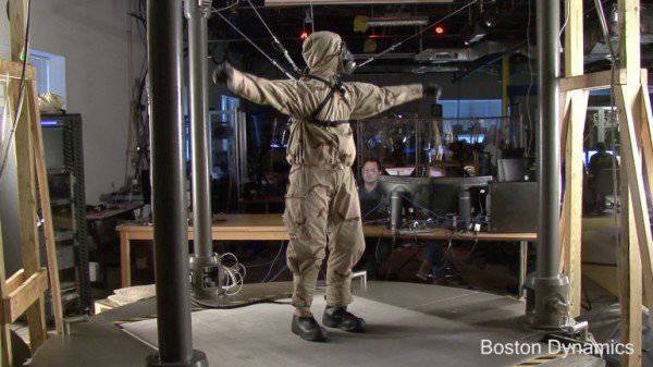 Boston Dynamics показала новую версию робота PETMAN