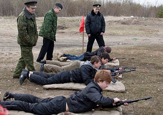 На юге России на базе воинской части ЮВО начался военно-полевой сбор с допризывной молодежью