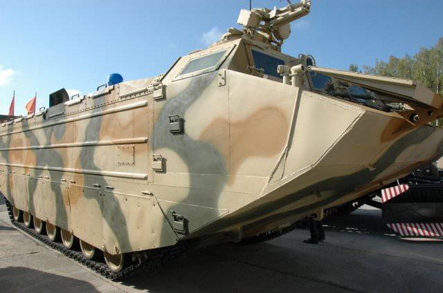 СМИ: Минобороны закупит транспортер-амфибию на базе танка Т-80