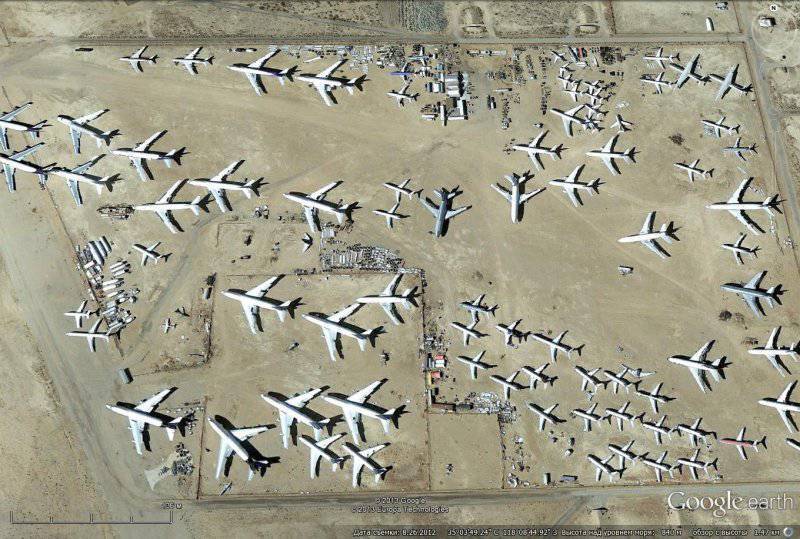 Спутниковый снимок Google Earth: гражданские авиалайнеры на ремонте и модернизации в  Мохаве