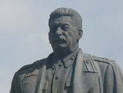 В Якутске ко Дню Победы откроют памятник Сталину