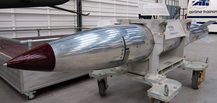 Состязание килотонного класса. Российская бомба РС-26 против американской В-61