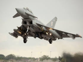 В Британии подтверждена возможность применения управляемых авиабомб "Пэйвуэй IV" с истребителей "Тайфун"