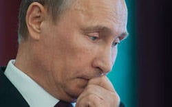 Раскол мировой элиты вынуждает Путина определиться, с кем он