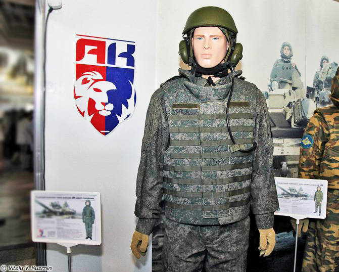 Центр «Армоком» разработал защитный комплект члена экипажа танка нового поколения