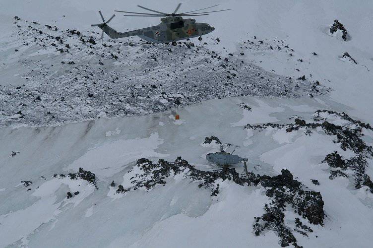 Эвакуация винтокрылой машины с высоты 4820 метров, г.Эльбрус