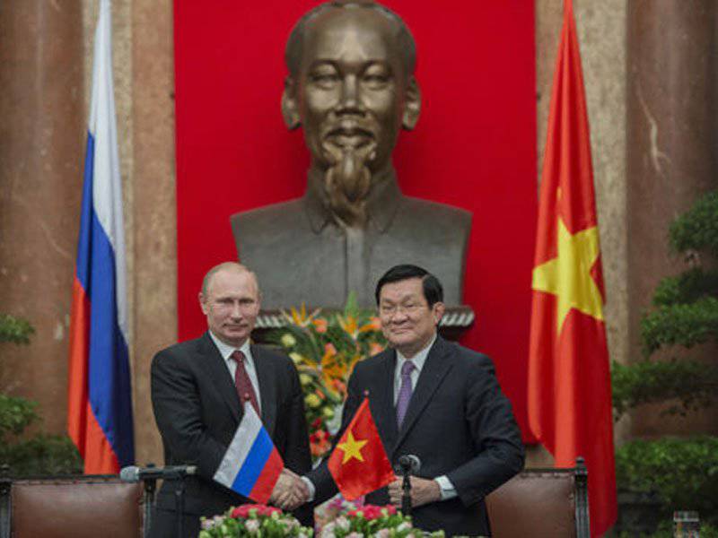 Владимир Путин во Вьетнаме и Южной Корее: и возвращение в Камрань, и отмена виз