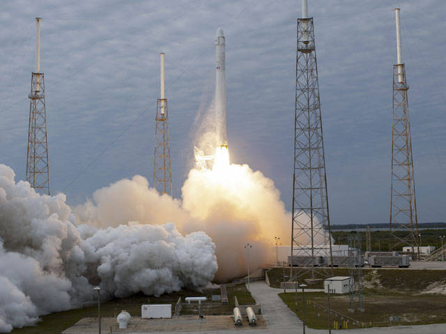 Запуск американской ракеты Falcon-9 трижды срывался из-за технических проблем