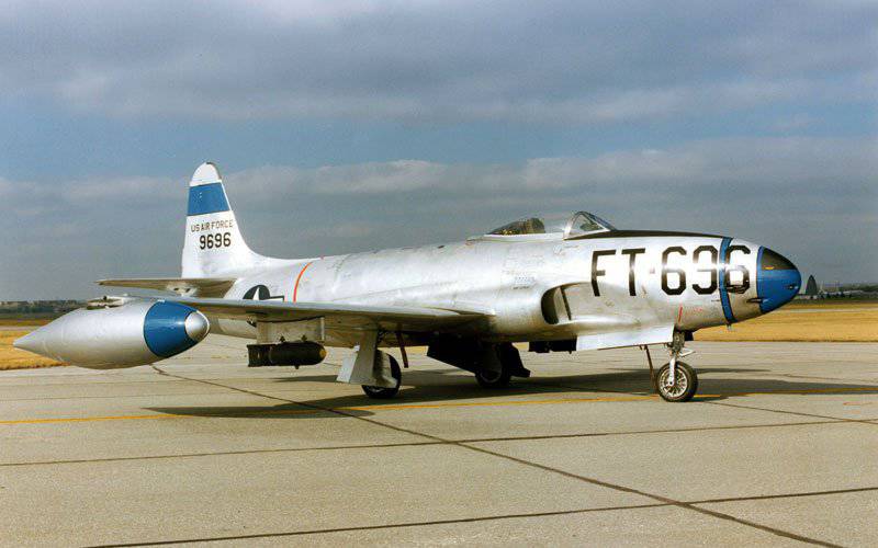 Lockheed F-80 Shooting Star — первый американский серийный реактивный истребитель