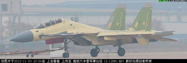 Китаю удалось создать двухместную модификацию палубного истребителя J-15