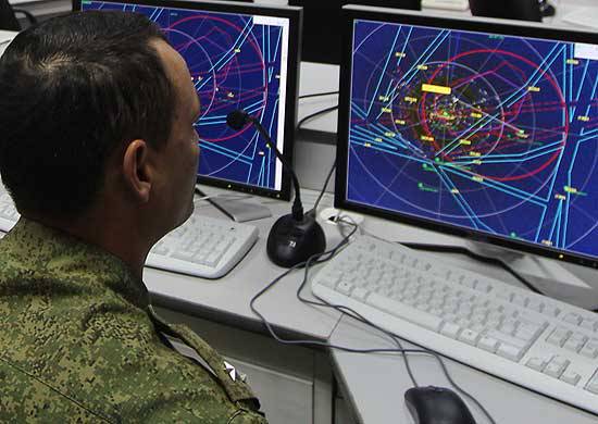 На вооружение командного пункта противовоздушной обороны и авиации ЦВО поступила мобильная АСУ «Поляна»