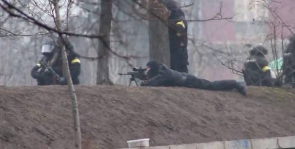 Экс-глава СБУ рассказал подробности о стрельбе снайперов в Киеве