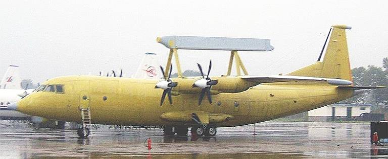 В Китае созданы два варианта самолета ДРЛО на базе Y-8 Ан-12