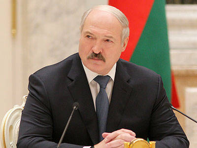 Лукашенко: Украиной управляют последователи бандеровского отребья, сжигавшего Хатынь и убивавшего украинцев