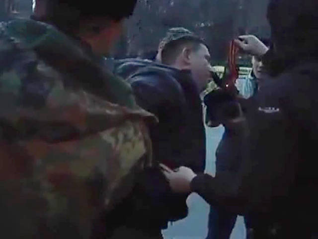 Нападения в Днепропетровске: срывают георгиевские ленты и избивают