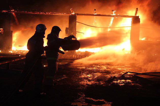 На сгоревшем военном складе в Забайкалье обнаружен грузовик с десятью погибшими