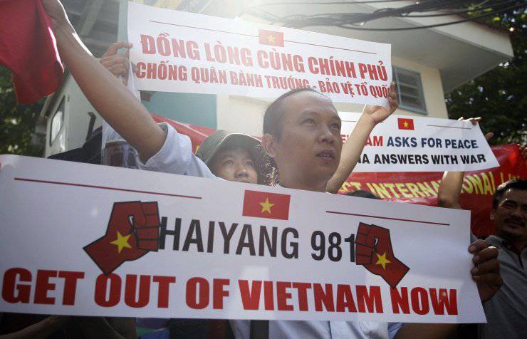 Антикитайские беспорядки во Вьетнаме привели к эвакуации 4 тысяч граждан КНР