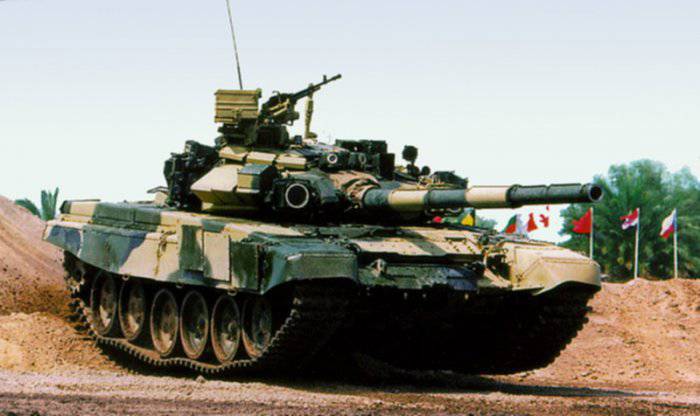 Сотня танков Т-90С поставлена в Азербайджан. В Баку готовы купить ещё 100