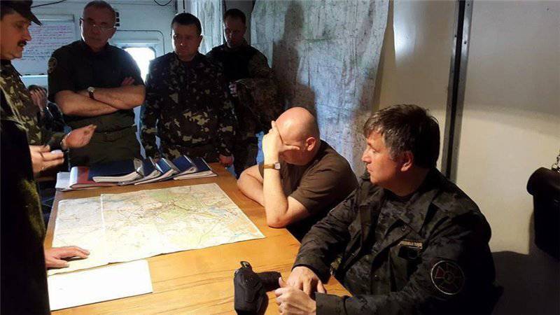 Аваков увольняет милиционеров, отказавшихся участвовать в "АТО", и признаёт, что в стране идёт война