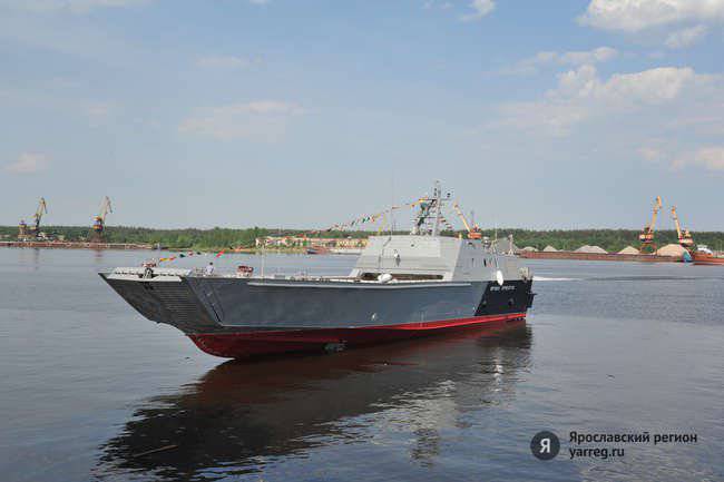 Десантные катера для ВМФ РФ строятся во французском Лорьяне и нашем Ярославле
