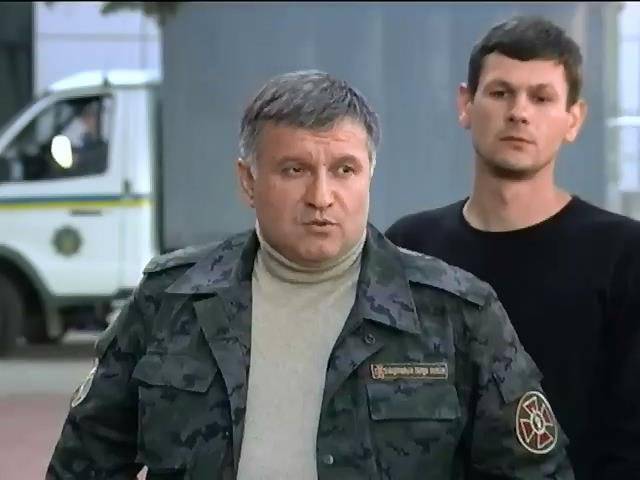 Герой Facebook Арсен Аваков бросает на юго-восток 100% боевых и патрульных подразделений МВД