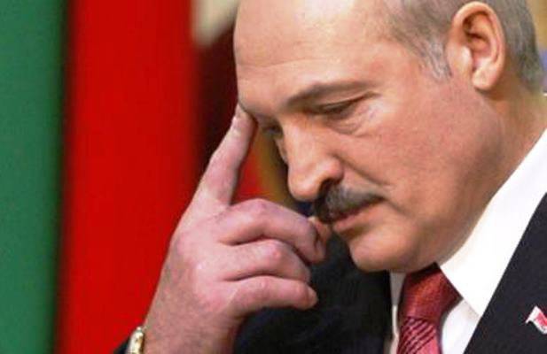 Лукашенко пригрозил отправить председателя КГБ в колхоз, если тот не найдёт телефонного хулигана