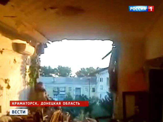 Украинские силовики продолжают вести массированные артобстрелы жилых кварталов