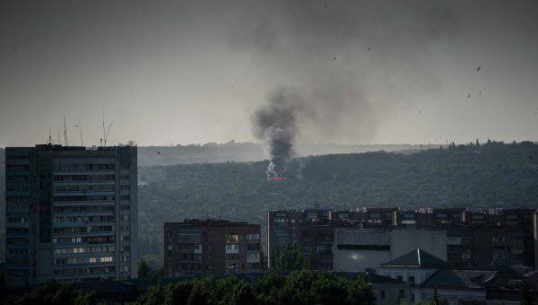 Украинские силовики нанесли авиаудар по позициям ополченцев в районе аэропорта Луганска