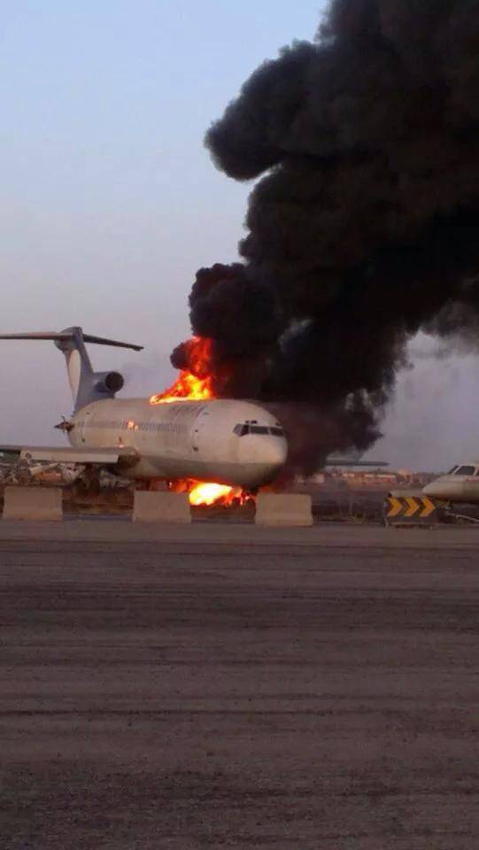 Передан привет американской демократии: разгром аэропорта в ливийском Триполи