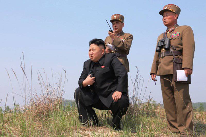 Ким Чен Ын лично скомандовал «пли» на учебных стрельбах из ракетных установок