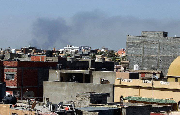 Ливийские ополченцы и экстремисты договорились о прекращении боевых действий в районе аэропорта Триполи