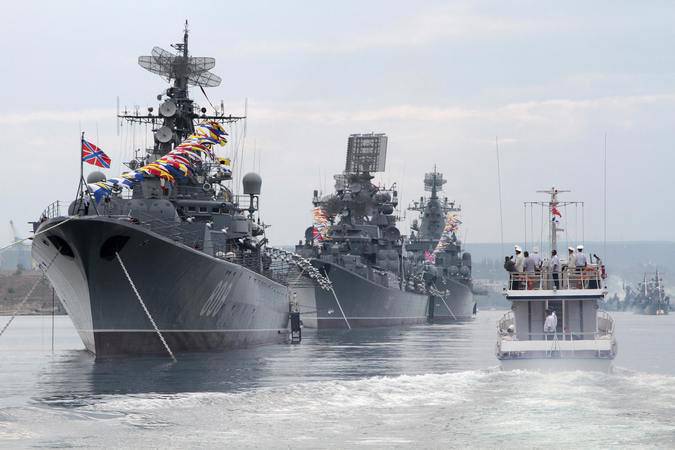 В Севастополе с размахом отметили День Военно-Морского флота России