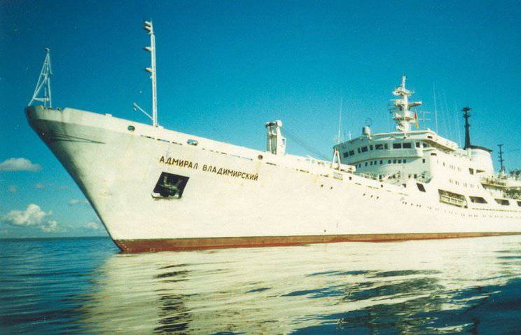 Океанографическое исследовательское судно «Адмирал Владимирский» ушло в кругосветное плавание
