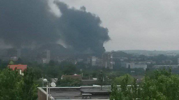 Украинские силовики продолжают обстреливать Донецк