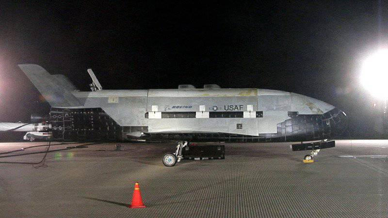 Американский космический самолёт X-37B готовят к возращению на землю