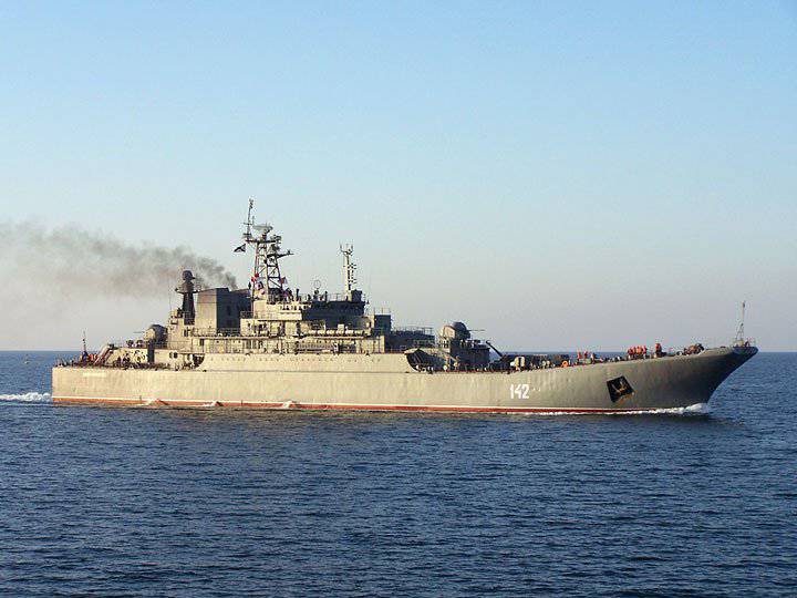 Командующий ЧФ РФ прибыл в зону проведения учений кораблей Средиземноморской эскадры ВМФ РФ