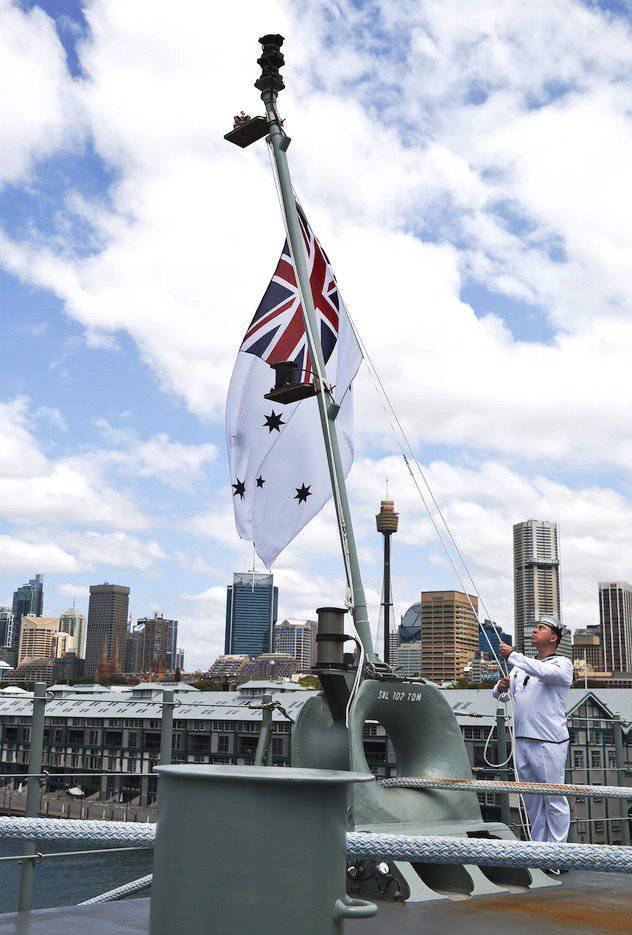 УДК «Canberra» введён в состав флота Австралии